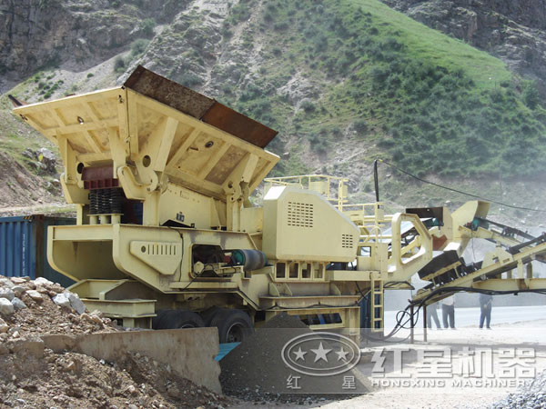 移動(dòng)破碎機(jī)生產(chǎn)現(xiàn)場(chǎng) 移動(dòng)破碎機(jī)生產(chǎn)現(xiàn)場(chǎng)