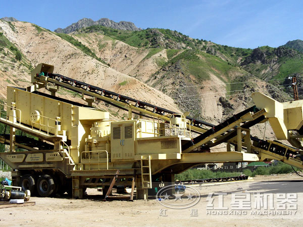 移動式制砂機生產(chǎn)現(xiàn)場 移動式制砂機生產(chǎn)現(xiàn)場