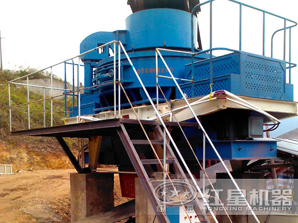 制砂生產(chǎn)線上的新型制砂機 制砂生產(chǎn)線上的新型制砂機