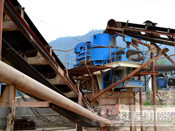 玄武巖制砂生產(chǎn)線現(xiàn)場(chǎng) 玄武巖制砂生產(chǎn)線現(xiàn)場(chǎng)