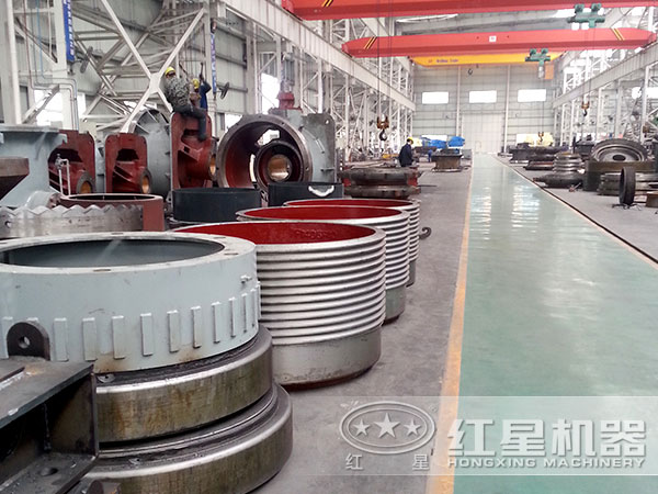 圓錐破碎機(jī)生產(chǎn)車間 圓錐破碎機(jī)生產(chǎn)車間