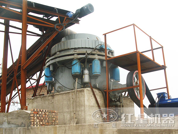 圓錐破碎機(jī)生產(chǎn)現(xiàn)場 圓錐破碎機(jī)生產(chǎn)現(xiàn)場