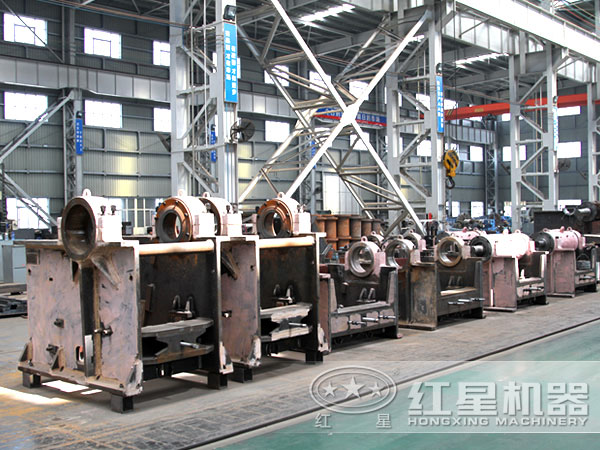 顎式破碎機(jī)生產(chǎn)車(chē)間 顎式破碎機(jī)生產(chǎn)車(chē)間