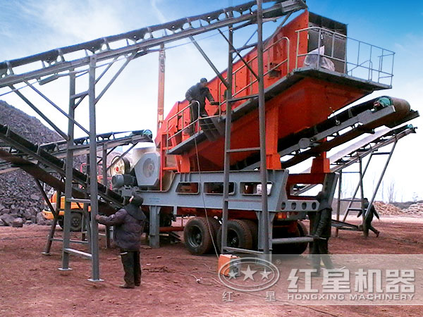 移動式破碎站生產(chǎn)現(xiàn)場 移動式破碎站生產(chǎn)現(xiàn)場