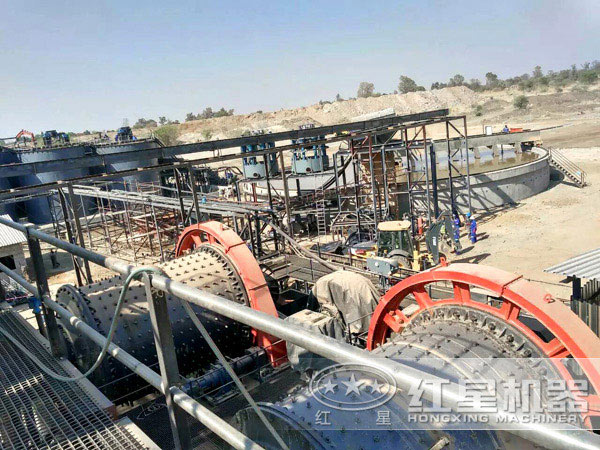 大型鉬礦選礦生產(chǎn)線現(xiàn)場