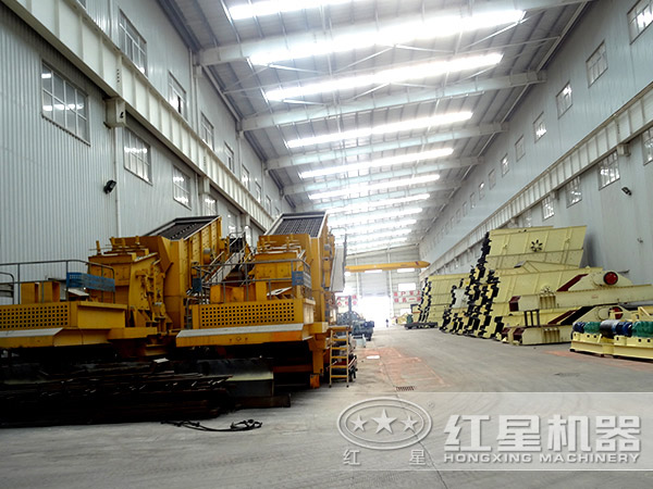 車載碎石機(jī)廠家車間一角 車載碎石機(jī)廠家車間一角