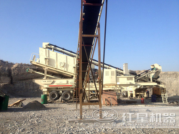 鵝卵石移動破碎現(xiàn)場 鵝卵石移動破碎現(xiàn)場