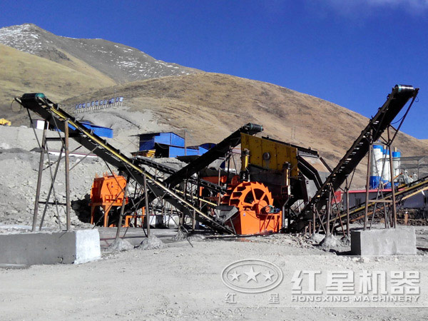 鵝卵石固定破碎現(xiàn)場 鵝卵石固定破碎現(xiàn)場