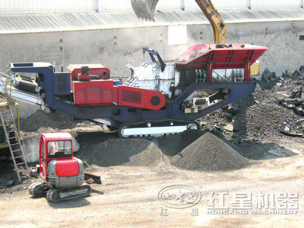 移動(dòng)制砂機(jī)生產(chǎn)現(xiàn)場(chǎng) 移動(dòng)制砂機(jī)生產(chǎn)現(xiàn)場(chǎng)