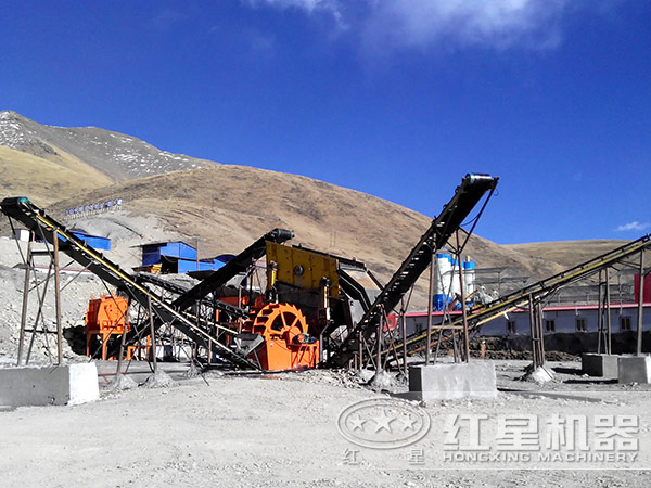 制砂生產(chǎn)現(xiàn)場(chǎng) 制砂生產(chǎn)現(xiàn)場(chǎng)