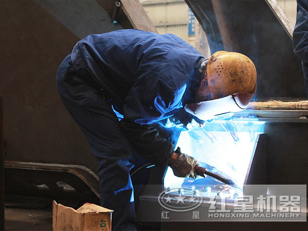 汽車車載移動(dòng)碎石機(jī)生產(chǎn)廠家 汽車車載移動(dòng)碎石機(jī)生產(chǎn)廠家