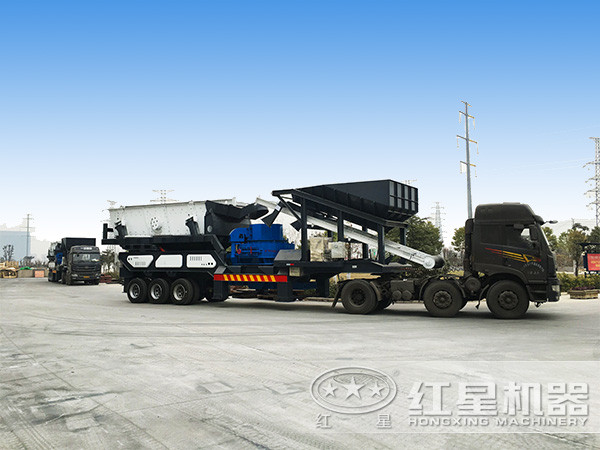 移動制砂機(jī)發(fā)貨現(xiàn)場 移動制砂機(jī)發(fā)貨現(xiàn)場