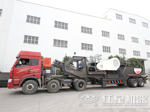 移動制砂機發(fā)貨現(xiàn)場 移動制砂機發(fā)貨現(xiàn)場
