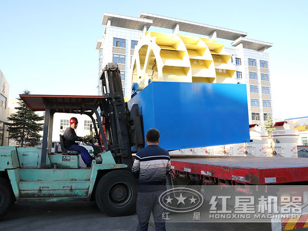 三輪洗砂機發(fā)貨現(xiàn)場 三輪洗砂機發(fā)貨現(xiàn)場