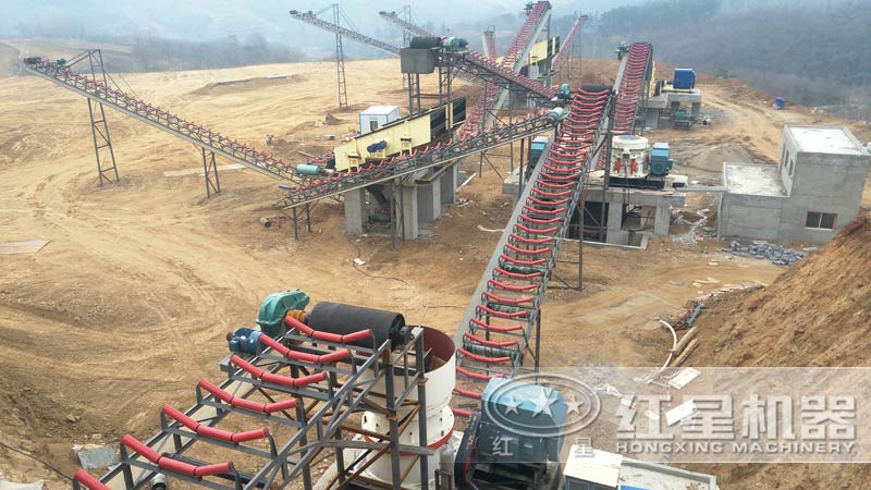 圓錐破碎機(jī)生產(chǎn)線安裝現(xiàn)場(chǎng) 圓錐破碎機(jī)生產(chǎn)線安裝現(xiàn)場(chǎng)