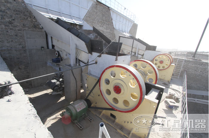 磕石子機(jī)工作現(xiàn)場(chǎng)實(shí)拍 磕石子機(jī)工作現(xiàn)場(chǎng)實(shí)拍