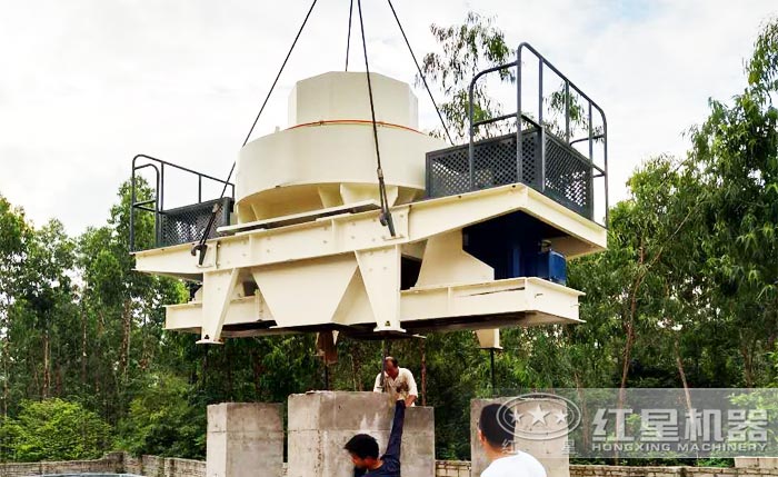 河卵石制砂機安裝現(xiàn)場 河卵石制砂機安裝現(xiàn)場