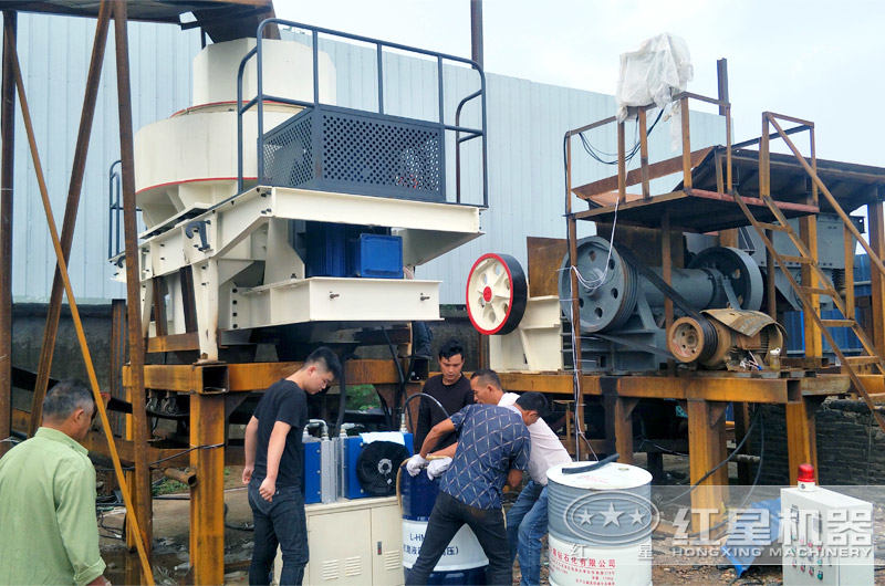 生產(chǎn)線搭建中 生產(chǎn)線搭建中