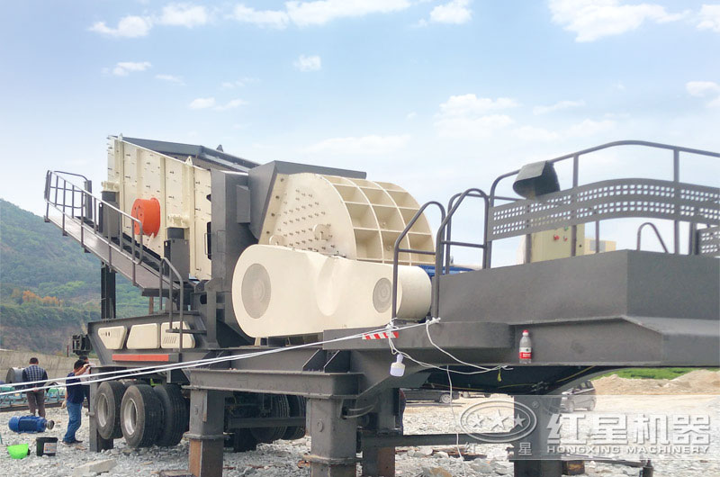 移動錘式破碎機工作現(xiàn)場 移動錘式破碎機工作現(xiàn)場