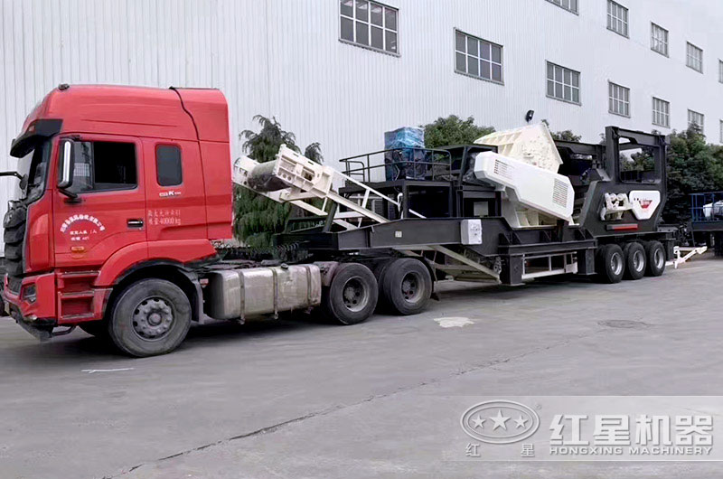 移動重錘式破碎機發(fā)貨現(xiàn)場 移動重錘式破碎機發(fā)貨現(xiàn)場