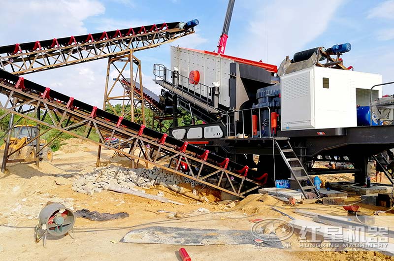 輪胎式砂石生產線現(xiàn)場實拍 輪胎式砂石生產線現(xiàn)場實拍