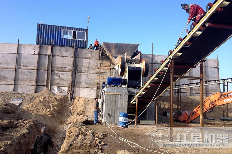 砂石破碎生產現(xiàn)場 砂石破碎生產現(xiàn)場