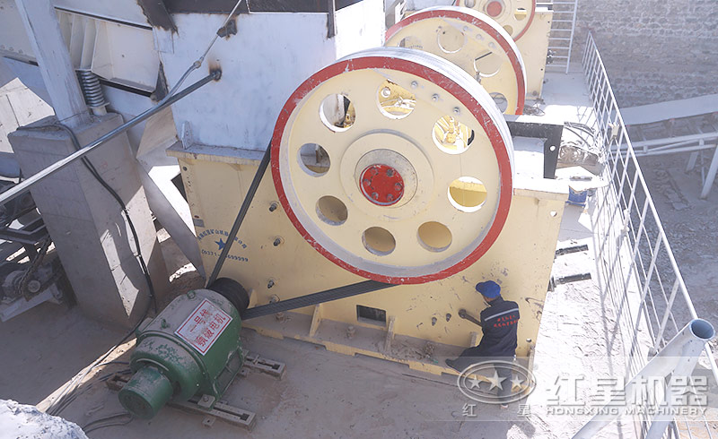 大型碎石機(jī)生產(chǎn)線 大型碎石機(jī)生產(chǎn)線