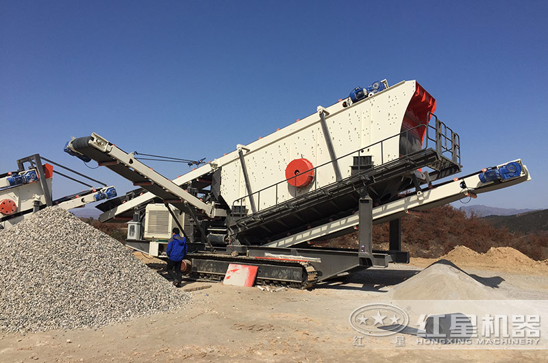 山東煙臺履帶移動(dòng)篩分一體機(jī)生產(chǎn)現(xiàn)場 山東煙臺履帶移動(dòng)篩分一體機(jī)生產(chǎn)現(xiàn)場