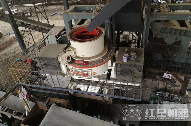 鵝卵石制砂生產(chǎn)現(xiàn)場 鵝卵石制砂生產(chǎn)現(xiàn)場