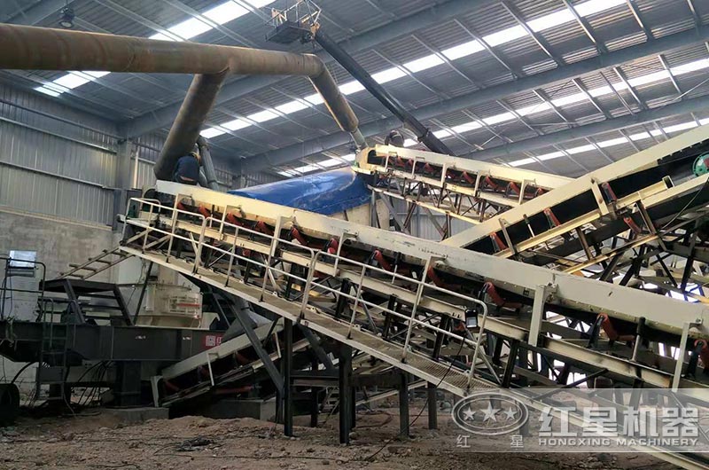 花崗巖石制砂、場地有限怎么辦？這臺移動制沙機幫你搞定