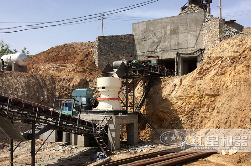 圓錐破碎機(jī)用于破碎生產(chǎn)線現(xiàn)場 圓錐破碎機(jī)用于破碎生產(chǎn)線現(xiàn)場