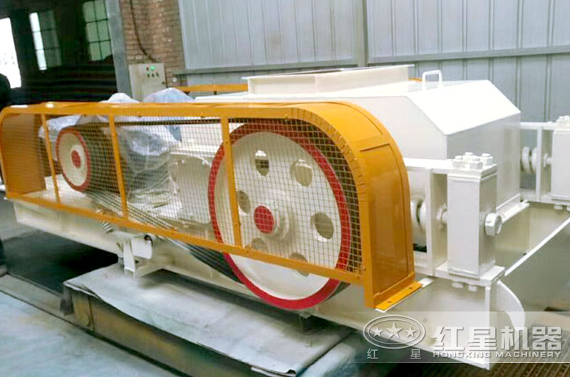 對輥式破碎機(jī)車間實拍圖 對輥式破碎機(jī)車間實拍圖