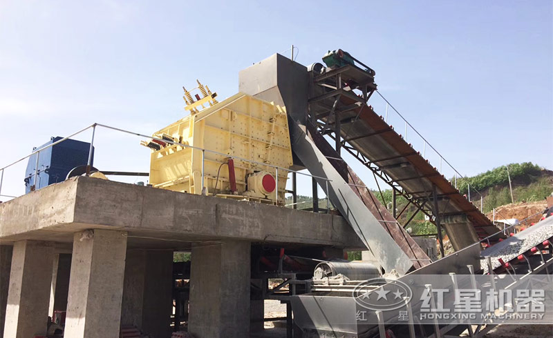 反擊式破碎機(jī)生產(chǎn)現(xiàn)場(chǎng) 反擊式破碎機(jī)生產(chǎn)現(xiàn)場(chǎng)
