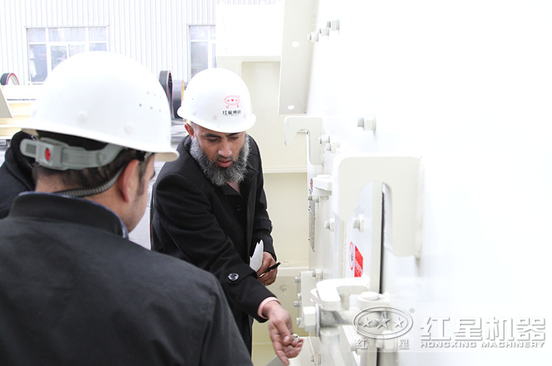 用戶來(lái)廠，實(shí)地考察反擊破設(shè)備