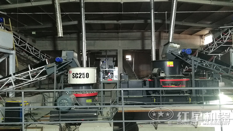 鵝卵石制成沙子用對輥制沙機(jī)還是沖擊制砂機(jī)，哪個好用