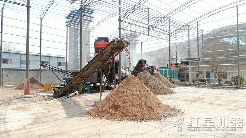 履帶移動破碎機配置的沙石料生產線