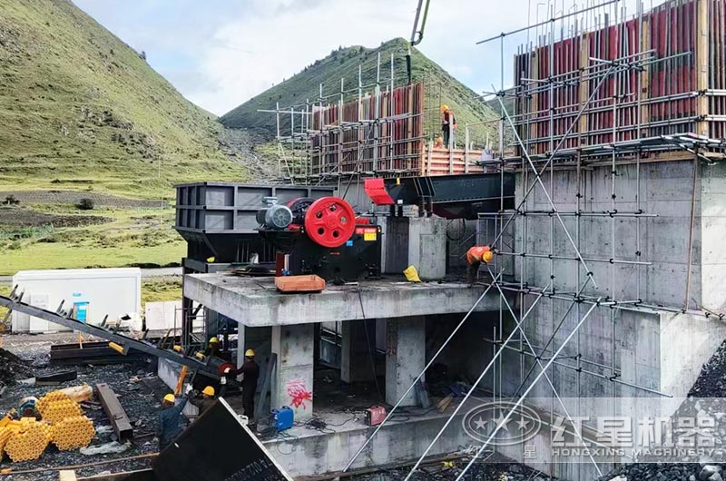 57破碎機(jī)工作現(xiàn)場實拍圖 57破碎機(jī)工作現(xiàn)場實拍圖