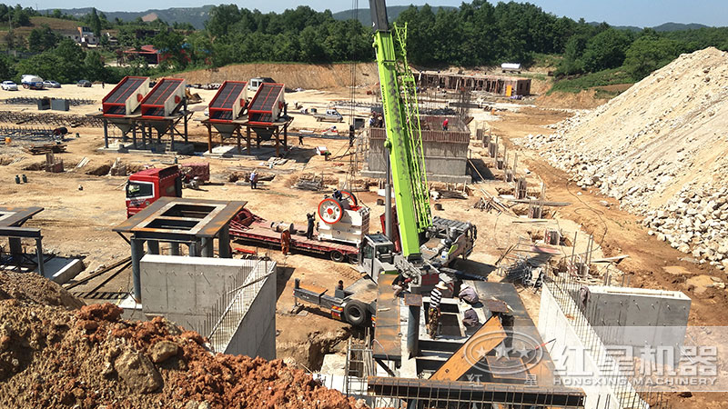 石料廠成套設(shè)備客戶安裝現(xiàn)場(chǎng) 石料廠成套設(shè)備客戶安裝現(xiàn)場(chǎng)
