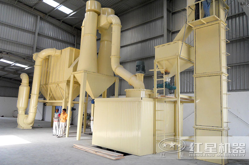 三環(huán)中速微粉磨現(xiàn)場 三環(huán)中速微粉磨現(xiàn)場