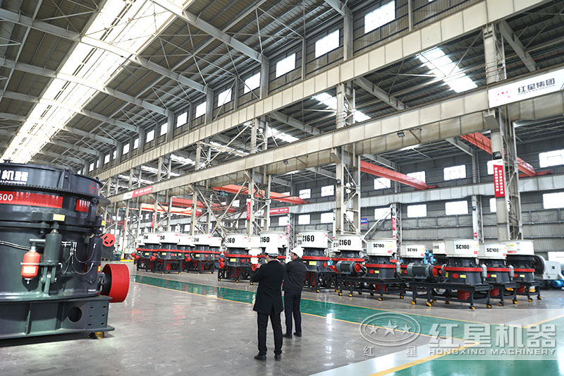 毛石破碎機價格實惠，客戶來紅星考察