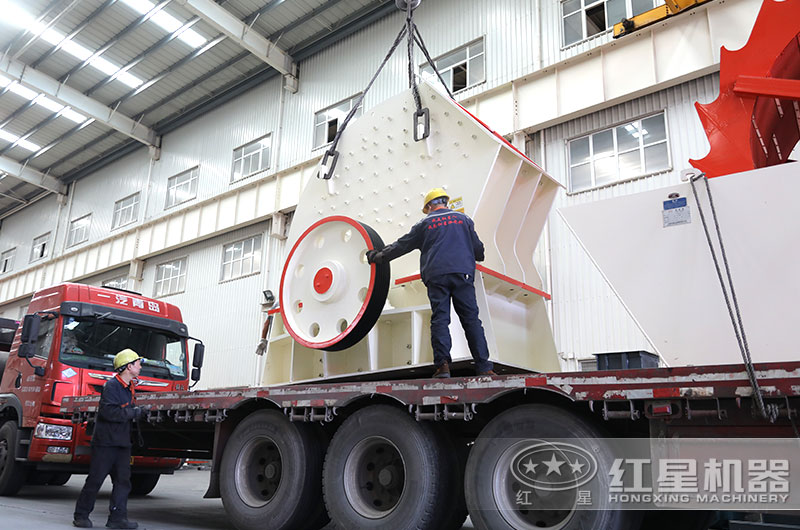 大型隨時制砂機(jī)裝車發(fā)貨中 大型隨時制砂機(jī)裝車發(fā)貨中